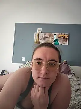 AndHerXO online show from April 25, 2026, 3:31 pm