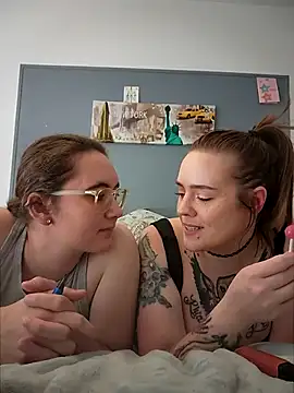 AndHerXO online show from June 3, 2026, 2:33 pm