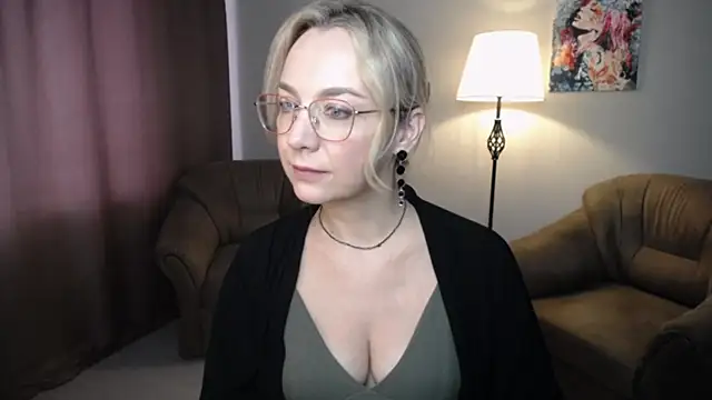 Ava Elior online show from July 23, 2026, 11:41 am