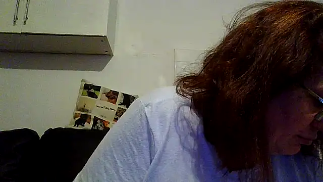 RubyyRosee online show from May 5, 2026, 5:48 am