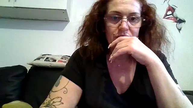 RubyyRosee online show from May 8, 2026, 5:46 am