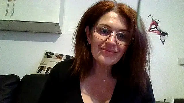 RubyyRosee online show from May 13, 2026, 5:27 am