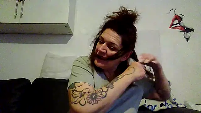 RubyyRosee online show from May 20, 2026, 5:35 am