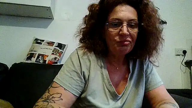 RubyyRosee online show from May 27, 2026, 5:15 am