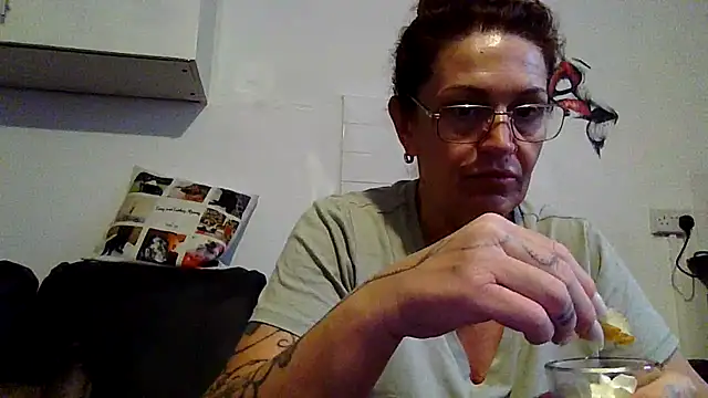 RubyyRosee online show from May 28, 2026, 5:05 am
