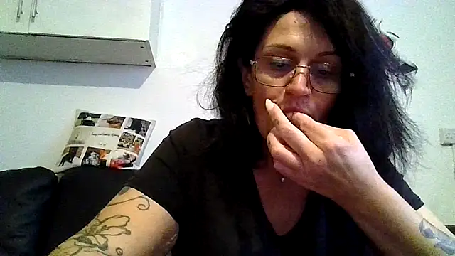 RubyyRosee online show from June 3, 2026, 1:36 pm
