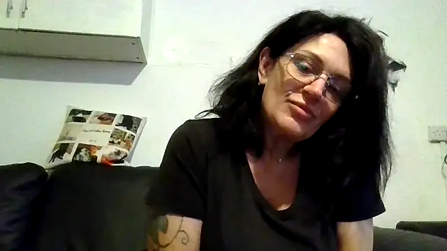 RubyyRosee online show from June 4, 2026, 5:35 am