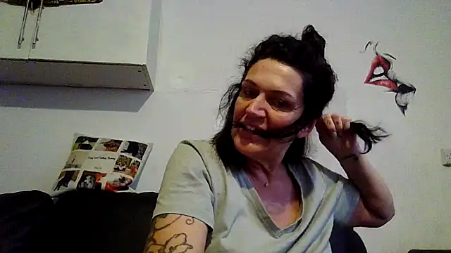 RubyyRosee online show from June 9, 2026, 5:41 am