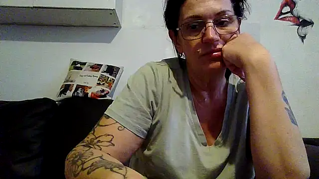 RubyyRosee online show from June 10, 2026, 5:18 am