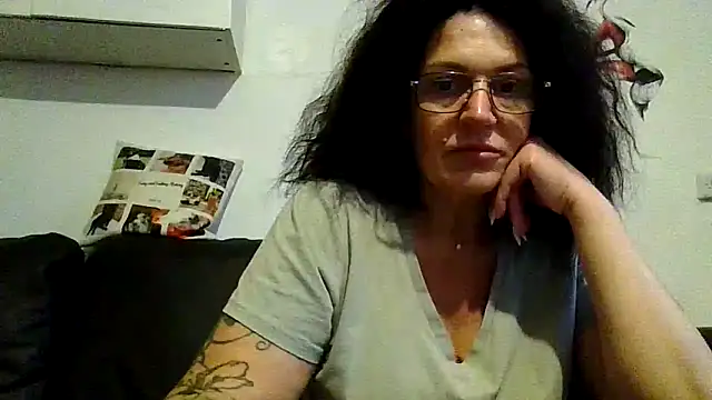 RubyyRosee online show from June 12, 2026, 5:17 am