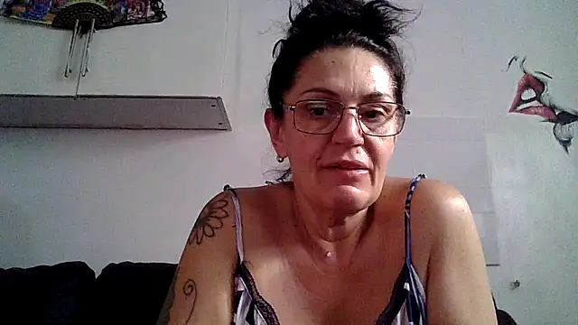 RubyyRosee online show from July 1, 2026, 5:42 am