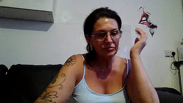 RubyyRosee online show from July 7, 2026, 1:04 pm