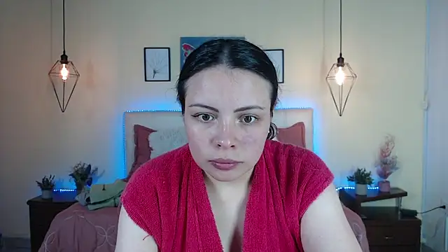 Megan 05  online show from June 15, 2026, 7:05 pm