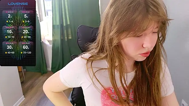 Moon  Bunny online show from June 19, 2026, 3:27 pm