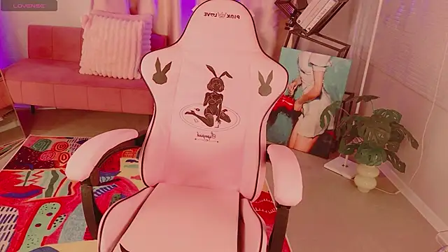 Moon  Bunny online show from June 21, 2026, 3:36 pm