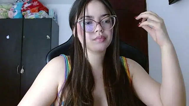 Snapshot of Valentina2390 chatting on May 12, 2026, 2:52 am Valentina2390 online show from May 12, 2026, 2:52 am