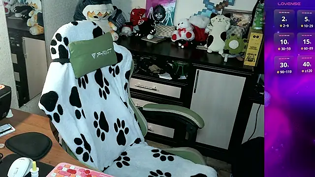 LeoGuessMe online show from July 20, 2026, 10:34 pm