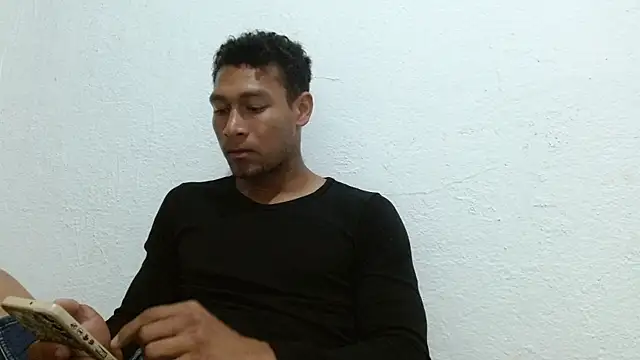 RyanLeon01 online show from July 14, 2026, 10:48 pm