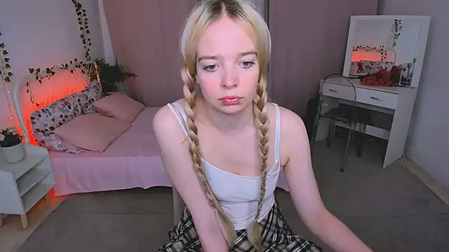 BellaMontgomery online show from June 3, 2026, 10:26 pm