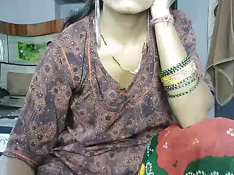 Snapshot of ROSE_GOLDE chatting on June 19, 2026, 6:51 am ROSE GOLDE online show from June 19, 2026, 6:51 am
