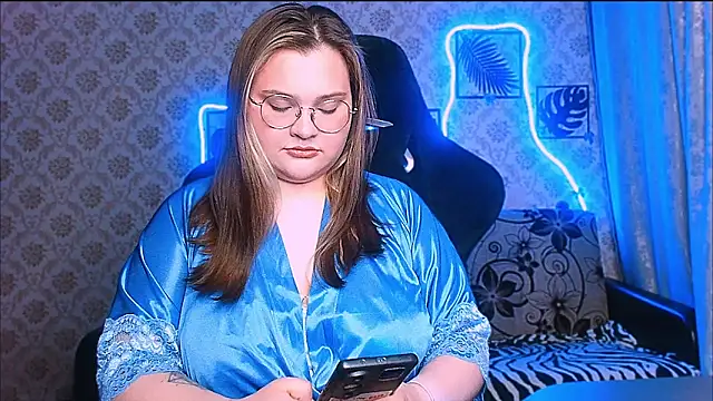InLoveWithLife26 online show from June 30, 2026, 5:58 pm
