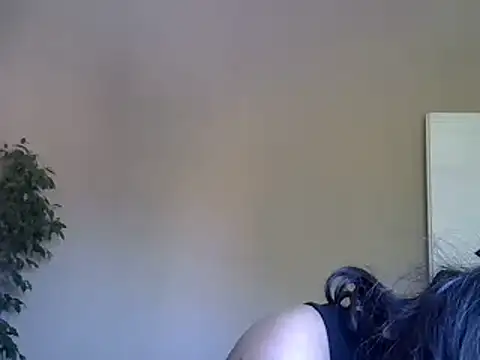 ITALIANASISIXX online show from June 13, 2026, 2:37 pm