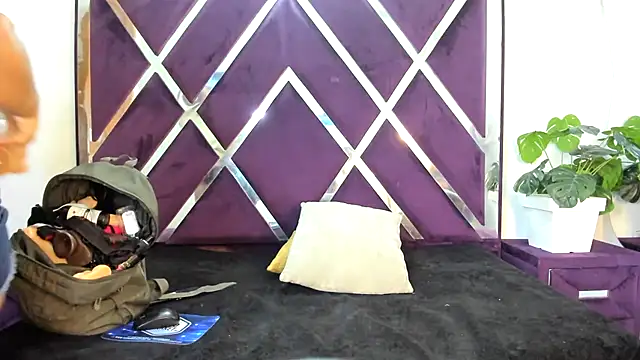 arielasm online show from July 15, 2026, 11:48 am