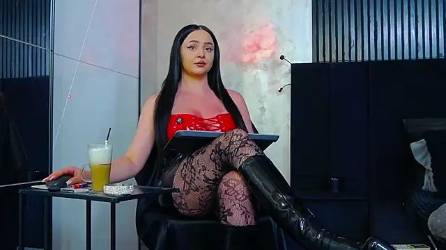 wickeddenise online show from June 18, 2026, 12:20 pm