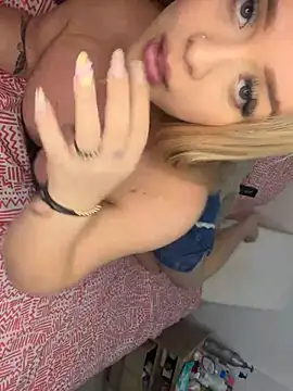 Dani rosse  online show from July 6, 2026, 8:00 pm