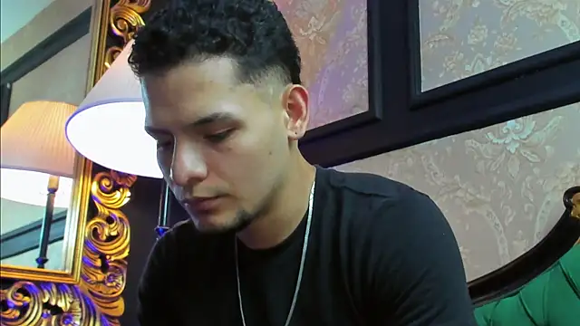 AlessandroKiing online show from July 25, 2026, 9:23 pm