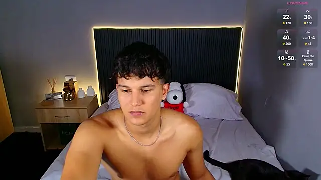 Leo Savage  online show from July 24, 2026, 3:15 am