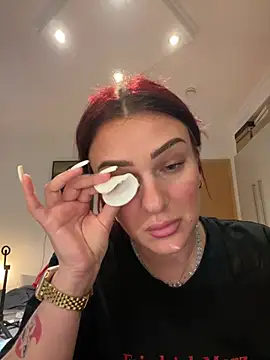 OliviaaFischer online show from July 8, 2026, 4:33 pm