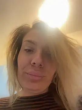emmasweett11 online show from July 5, 2026, 4:19 am