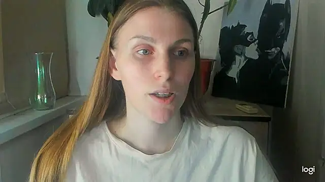 JuliaMuuun online show from May 23, 2026, 6:45 pm