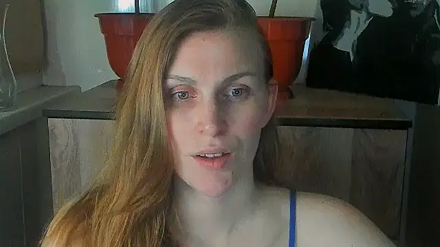 JuliaMuuun online show from May 26, 2026, 7:21 pm