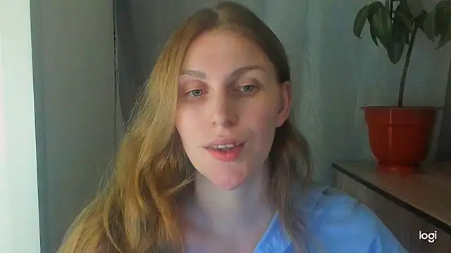 JuliaMuuun online show from May 31, 2026, 7:59 pm