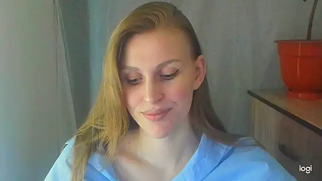 JuliaMuuun online show from June 1, 2026, 7:59 pm
