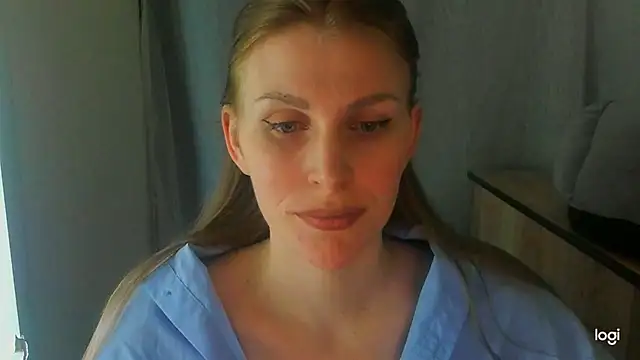 JuliaMuuun online show from June 8, 2026, 8:31 pm