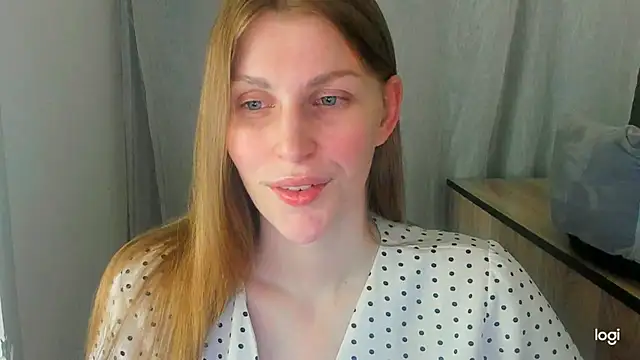 JuliaMuuun online show from June 22, 2026, 9:56 pm
