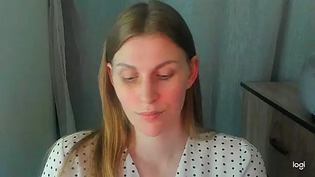 JuliaMuuun online show from June 26, 2026, 9:30 pm