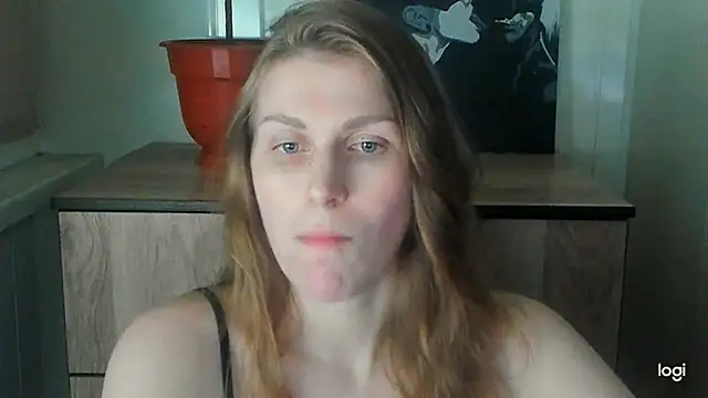 JuliaMuuun online show from July 4, 2026, 11:22 pm