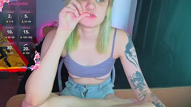 Elieiza xo online show from June 15, 2026, 9:22 am