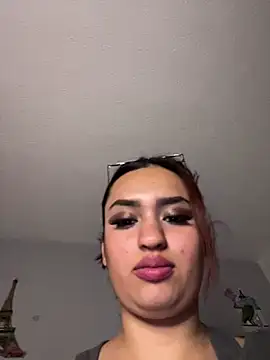 naomirouse  online show from July 11, 2026, 4:04 am