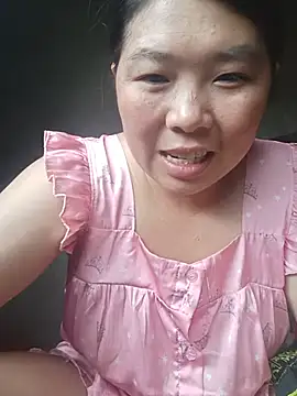 Snapshot of quynhkoolbae chatting on June 22, 2026, 12:35 am quynhkoolbae online show from June 22, 2026, 12:35 am