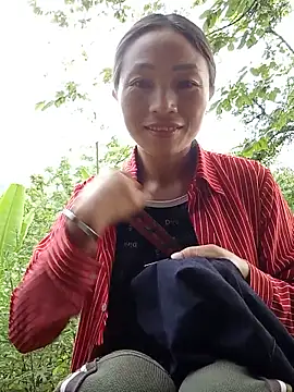 lucybaby00 online show from May 12, 2026, 10:45 am