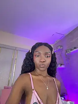 Keirahartz online show from June 29, 2026, 7:25 pm