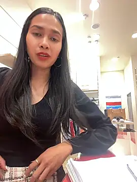 Snapshot of RoseMorena72925 chatting on July 22, 2026, 4:48 am RoseMorena72925 online show from July 22, 2026, 4:48 am
