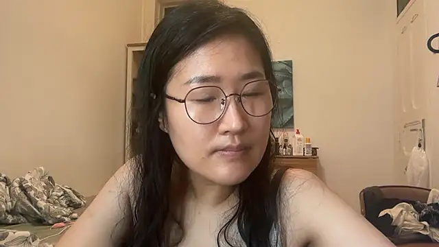 Snapshot of SeraSoftBoobs chatting on June 17, 2026, 10:50 am SeraSoftBoobs online show from June 17, 2026, 10:50 am