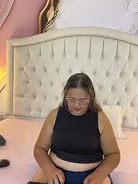 Lucy Milf 474 online show from July 25, 2026, 12:14 pm