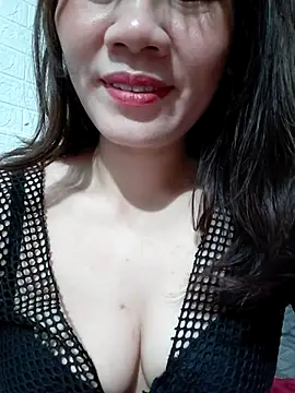 Snapshot of Singlemom69x chatting on July 10, 2026, 1:36 pm Singlemom69x online show from July 10, 2026, 1:36 pm